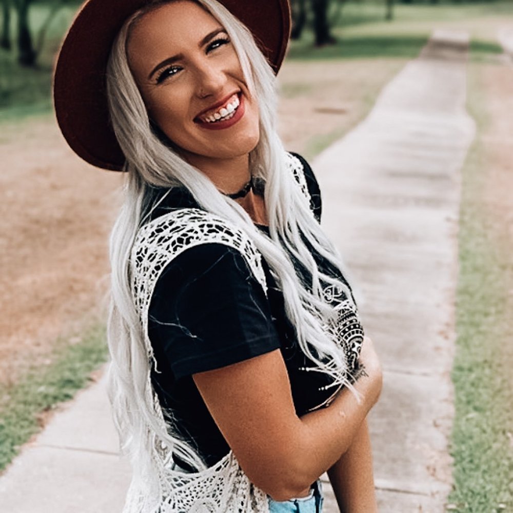Meet your Posher, Cortney